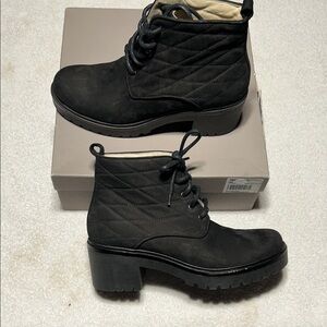 Amalfi by Rangoon Italian made‎ Black Quilted Ankle Boots NIB Size 8.5
